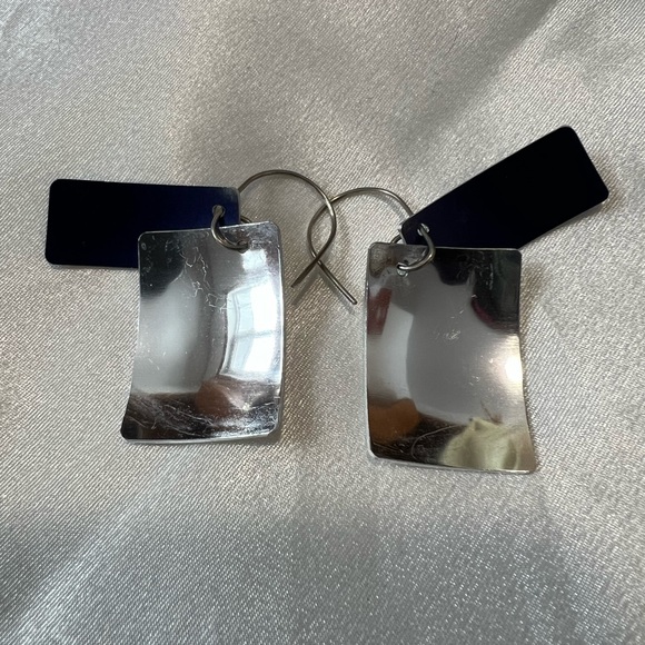 🥳FREE w/ purchase earrings - Picture 5 of 6